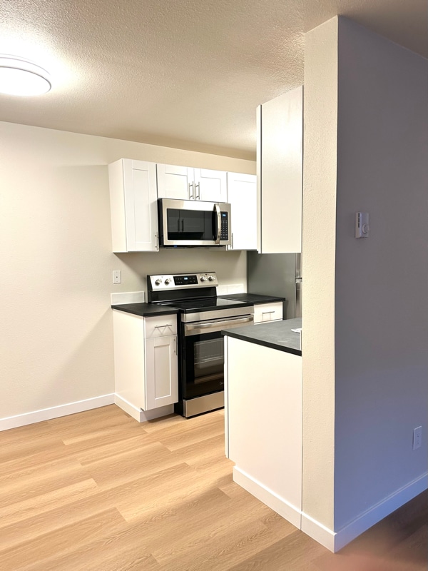 8714 35th Ave NE, Unit 201 in Seattle, WA - Building Photo - Building Photo