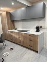 423 NW 32nd Pl in Miami, FL - Building Photo - Building Photo