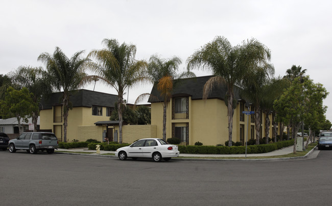 MultiFamily in Anaheim, CA - Foto de edificio - Building Photo