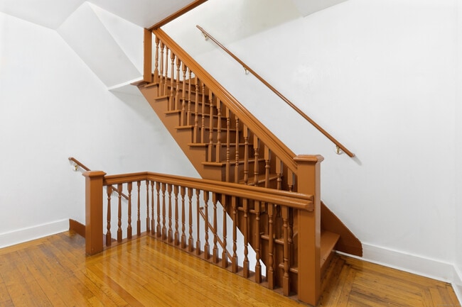 68 Connecticut Ave in New London, CT - Building Photo - Building Photo