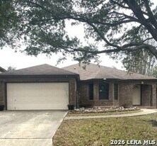 2327 Stallion Run in San Antonio, TX - Building Photo