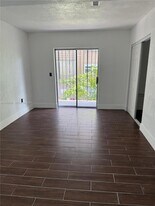6625 W 4th Ave in Hialeah, FL - Building Photo