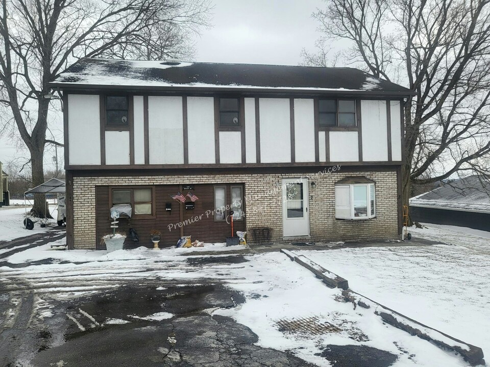 1025 Butler Ave in New Castle, PA - Building Photo