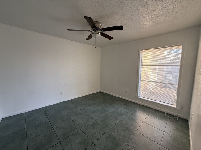 3025 Lourdes St in Dallas, TX - Building Photo - Building Photo