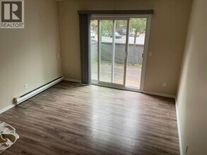 315 Highland Way in Port Moody, BC - Building Photo - Building Photo