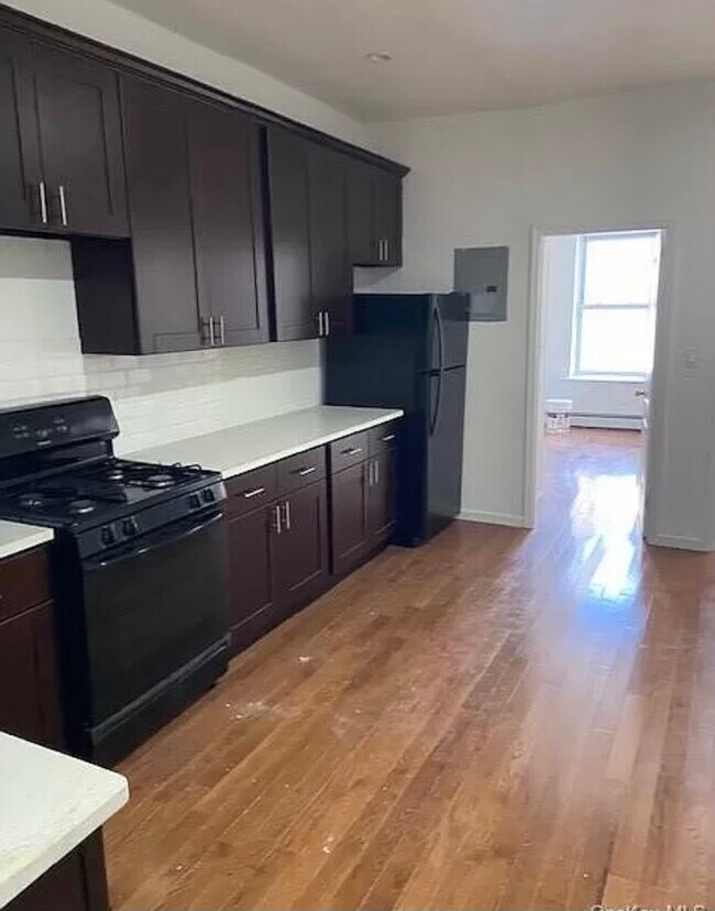 36 W 184th St Rentals in Bronx, NY