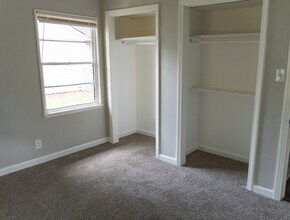 1104 Southampton St in Angleton, TX - Foto de edificio - Building Photo