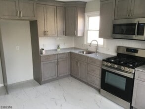 49 7th Ave in Hawthorne, NJ - Building Photo - Building Photo