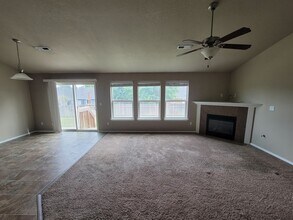 1490 Crab Apple Cir in West Richland, WA - Building Photo - Building Photo