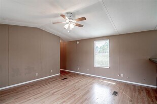 1345 FM 405 in Huntsville, TX - Building Photo