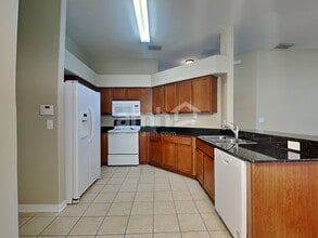 6821 Aramon Ct in Wesley Chapel, FL - Building Photo - Building Photo