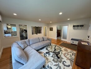 523 W Indiana St in Bellingham, WA - Building Photo - Building Photo