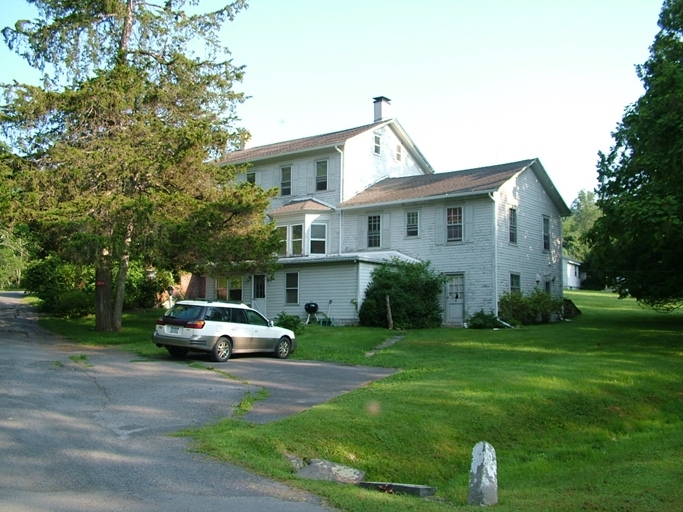 40-44 Bonnie Brae Ln in Shokan, NY - Foto de edificio