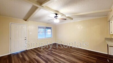 400 Bill Bradford Rd in Sulphur Springs, TX - Foto de edificio - Building Photo