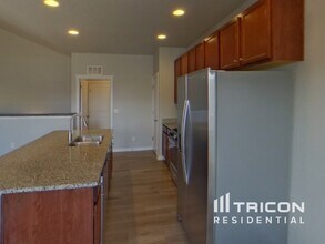 6859 Edmondstown Dr in Colorado Springs, CO - Foto de edificio - Building Photo