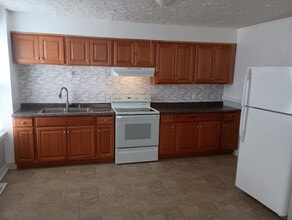 54 Quality Ave, Unit D in Somers, CT - Building Photo - Building Photo