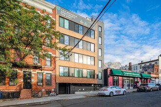 359 Linden St in Brooklyn, NY - Building Photo - Building Photo