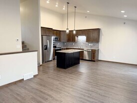 Southridge Townhomes in Fargo, ND - Building Photo
