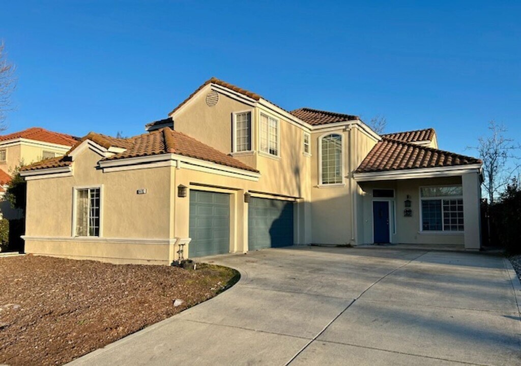 14702 White Cloud Ct in Morgan Hill, CA - Foto de edificio