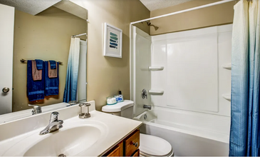 Woodlake in Columbia, MO - Building Photo - Building Photo