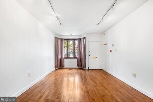 530 S 15th St in Philadelphia, PA - Building Photo
