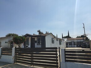 6538 San Vincente St, Unit 6538 in Paramount, CA - Foto de edificio - Building Photo