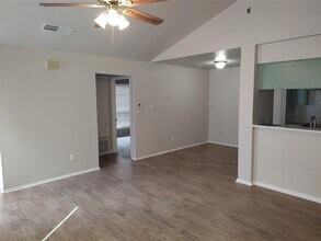 7105 Treasure Cove in Austin, TX - Building Photo - Building Photo