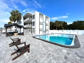 VillaDova in St. Petersburg, FL - Building Photo