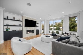 779 Paramus Rd in Paramus, NJ - Building Photo - Building Photo