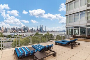 RiversEdge in Weehawken, NJ - Building Photo