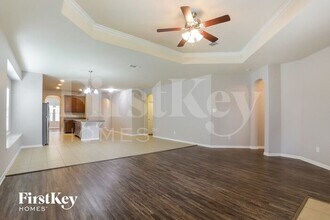 24230 Courtland Oaks St in Katy, TX - Foto de edificio - Building Photo