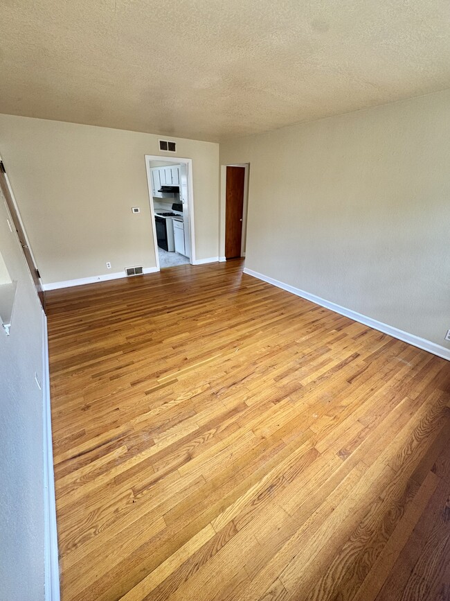 2921 N 76th St, Unit 4 in Milwaukee, WI - Building Photo - Building Photo