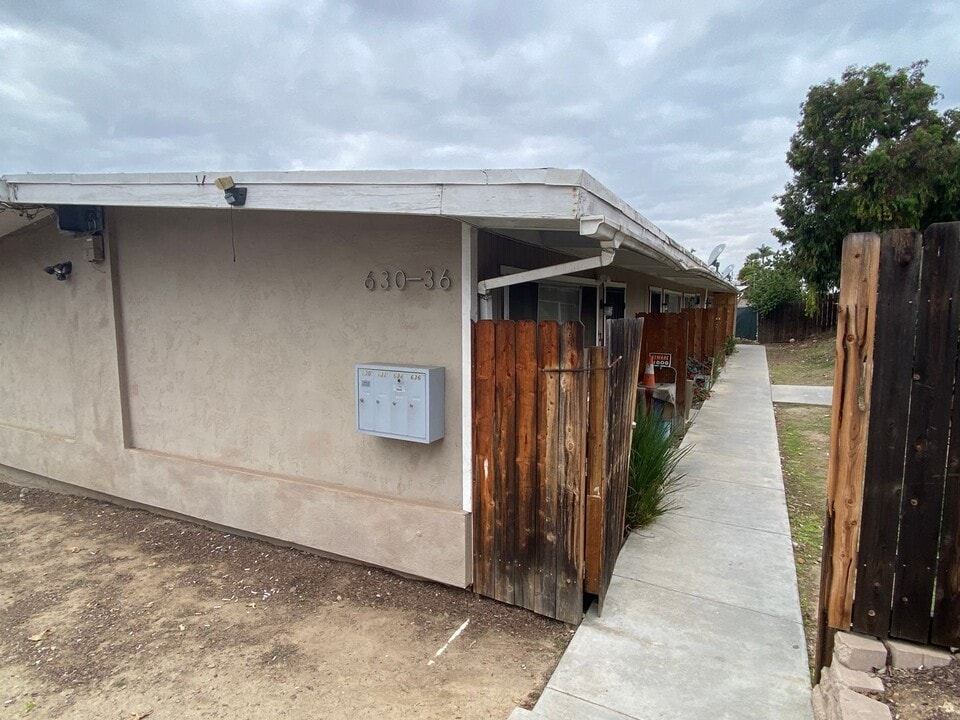 66th Street in San Diego, CA - Foto de edificio