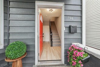 196 Clendenny Ave in Jersey City, NJ - Building Photo - Building Photo