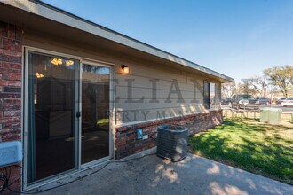 4250 Newell St in Wichita, KS - Building Photo - Building Photo