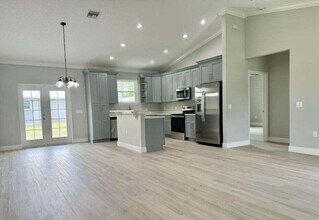 581 SE 36th Terrace in Okeechobee, FL - Building Photo - Building Photo