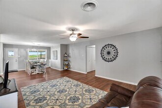 218 Edward Ln in Brenham, TX - Building Photo - Building Photo