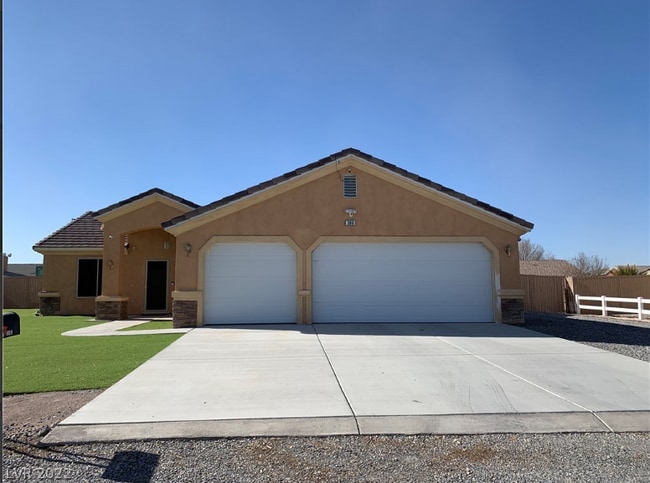 360 S Blagg Rd in Pahrump, NV - Building Photo - Building Photo