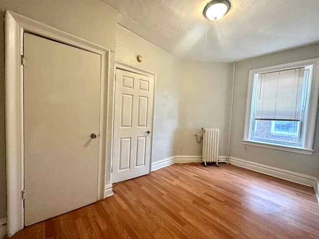 96 Waldo Ave in Jersey City, NJ - Building Photo - Building Photo