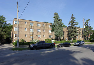 Edgehill Manor Apartents in Toronto, ON - Building Photo - Building Photo