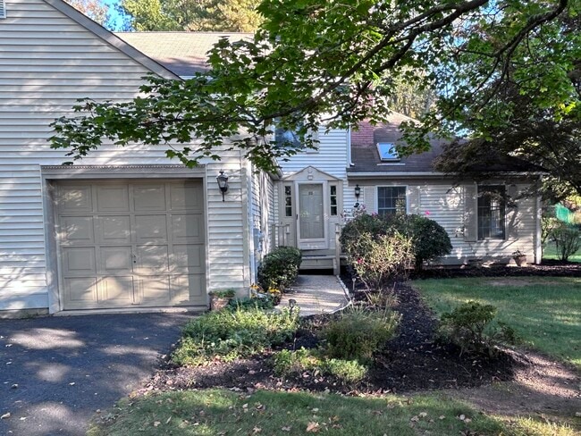 88 Commonwealth Dr