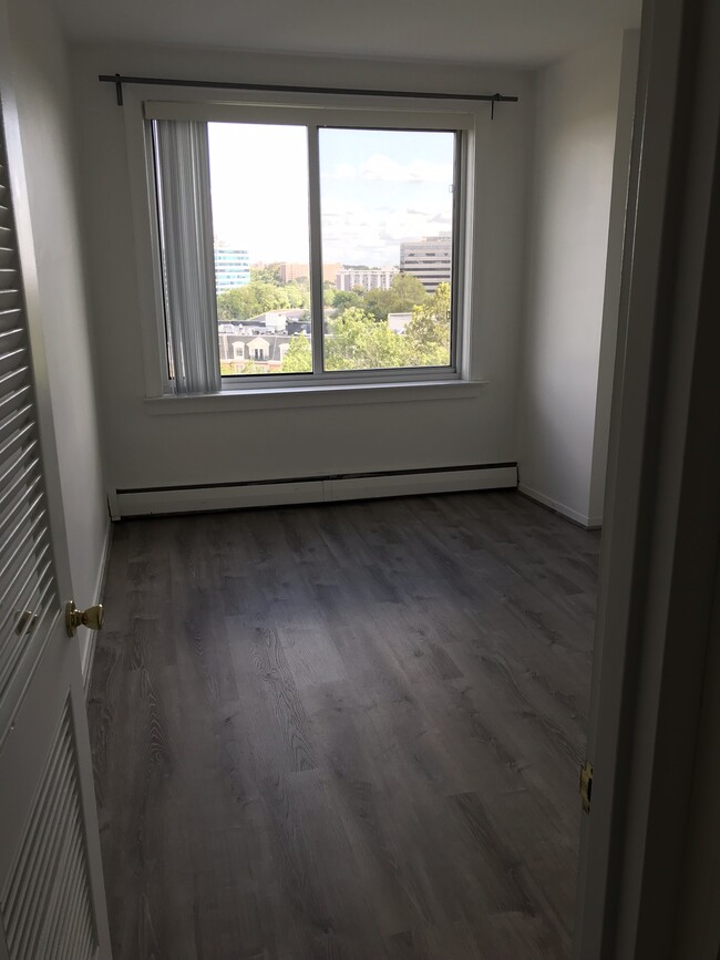 191 Presidential Blvd, Unit PH 6 in Bala Cynwyd, PA - Building Photo - Building Photo