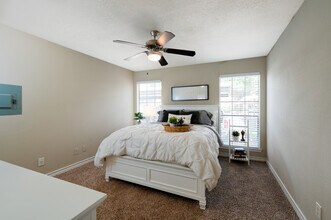 Harwood Hills in Bedford, TX - Foto de edificio - Interior Photo