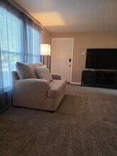 76 Remick Pkwy E in Lockport, NY - Building Photo - Building Photo