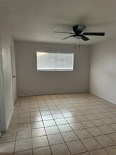 228 Austin St in Angleton, TX - Building Photo - Building Photo