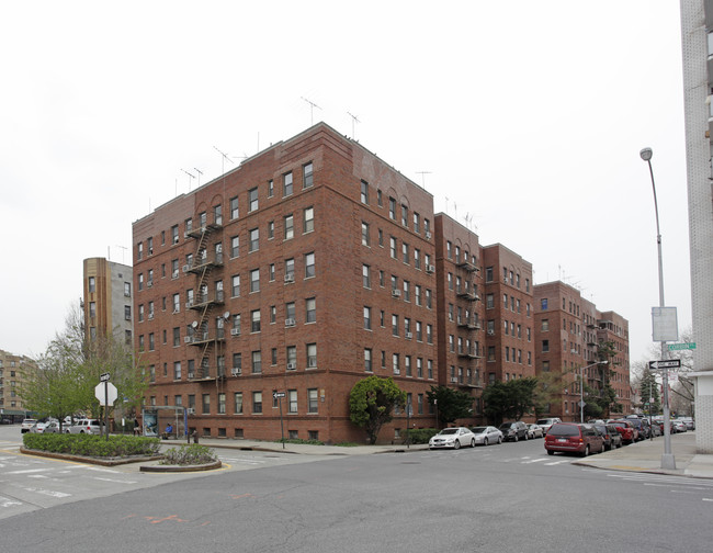 150 Corbin Pl in Brooklyn, NY - Building Photo - Building Photo