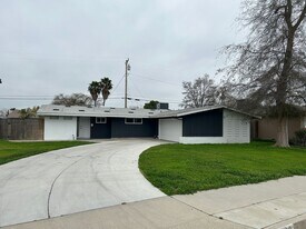 2109 E Lemmon Way in Hanford, CA - Building Photo