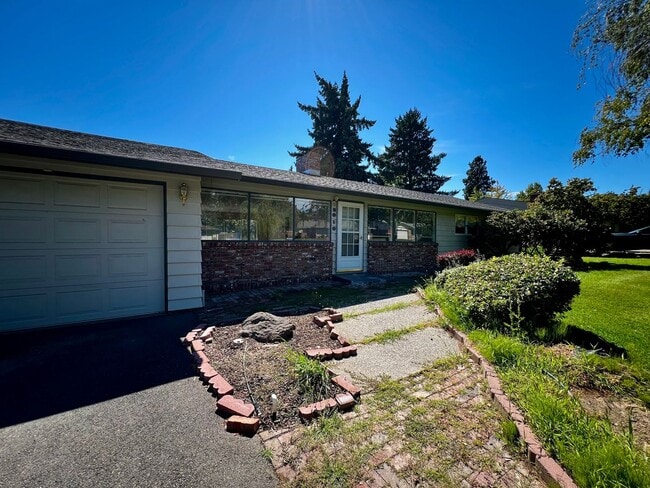 5010 Douglas Dr in Yakima, WA - Building Photo - Building Photo