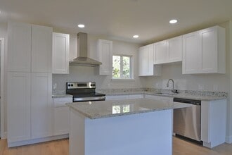 10910 Fullerton Dr in Houston, TX - Foto de edificio - Building Photo