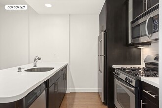 41-34 Crescent St in Queens, NY - Building Photo - Building Photo